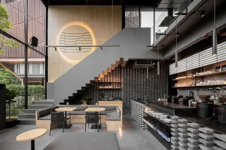 Quán cafe với phong cách sang trọng ưu tiên lựa chọn những loại đèn có thiết kế đơn giản