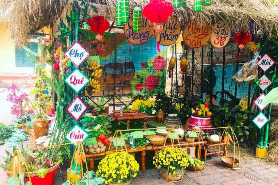 Trang trí gian hàng hội chợ bằng cây cảnh xanh tươi