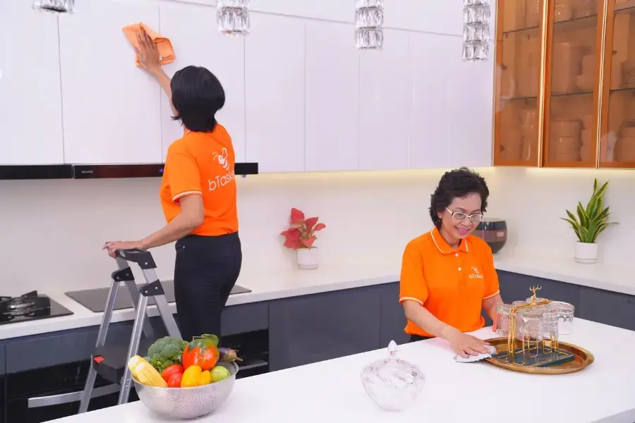 Đội ngũ Ong Cam sẽ dọn sạch khu vực quan trọng theo yêu cầu khách hàng.