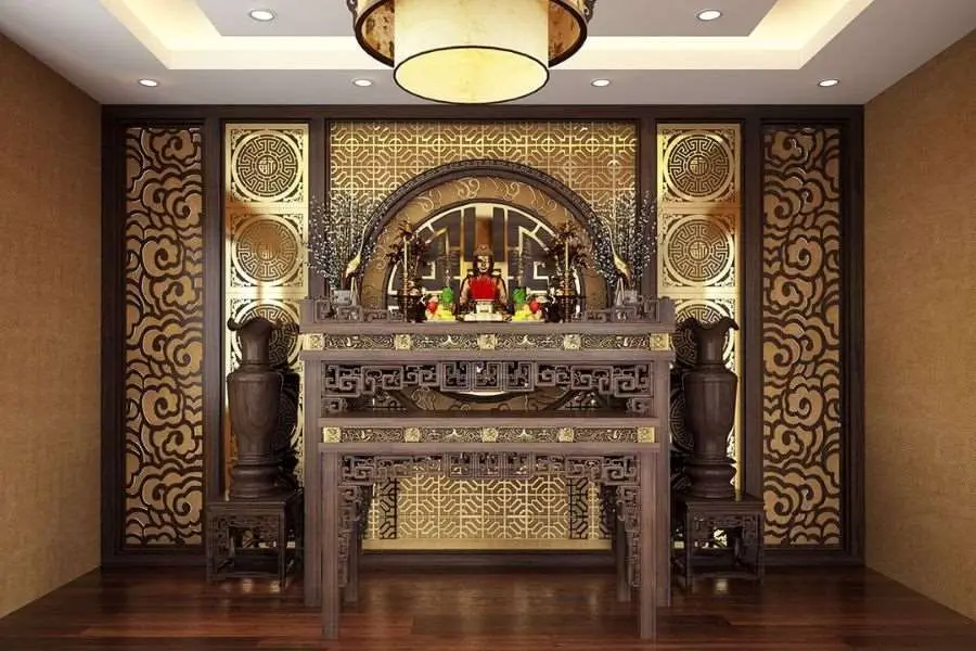 Mẫu bàn thờ được chạm khắc hoa văn cầu kỳ, tinh xảo.