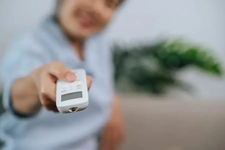Điều khiển điều hòa Asanzo khá dễ sử dụng