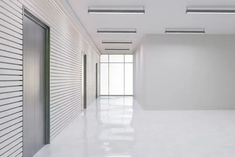 Tone màu trắng luôn giúp văn phòng trở nên rộng rãi và sáng sủa