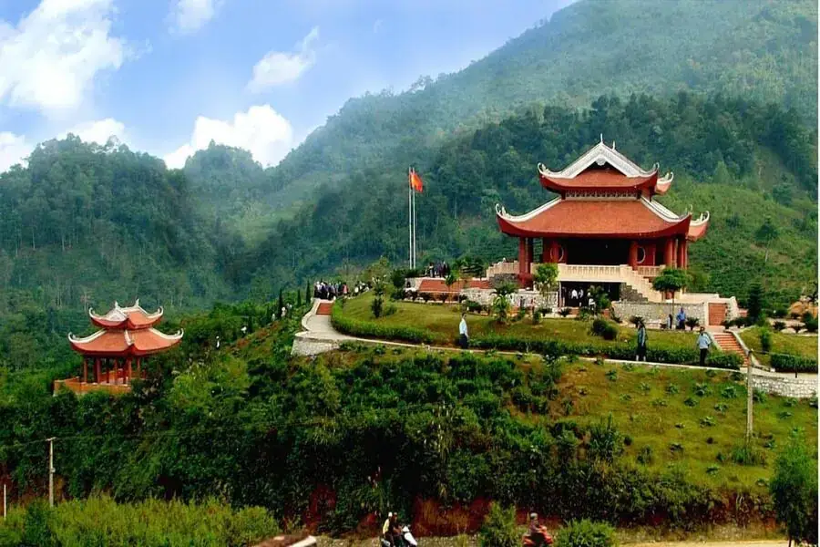 Khu du lịch Đồng Mô.