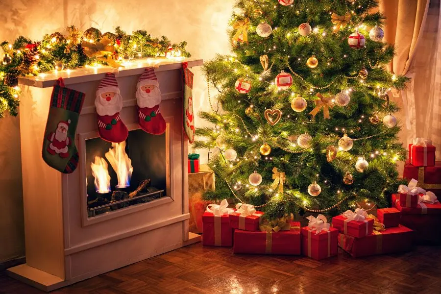 Mẫu lò sưởi Noel đẹp số 8.