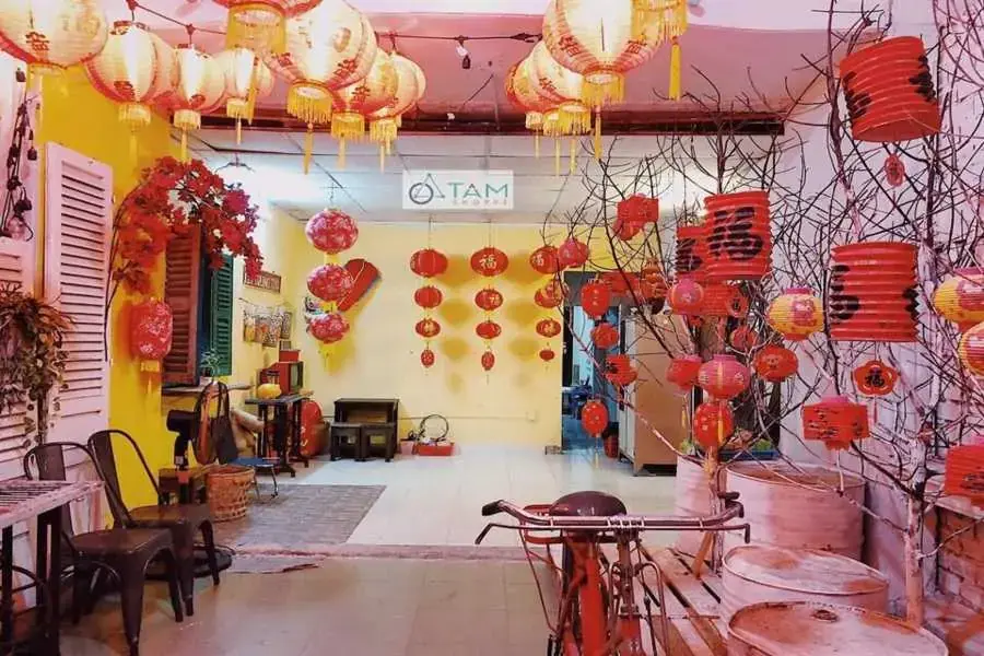 Lồng đèn truyền thống là vật trang trí gắn liền với tết trung thu