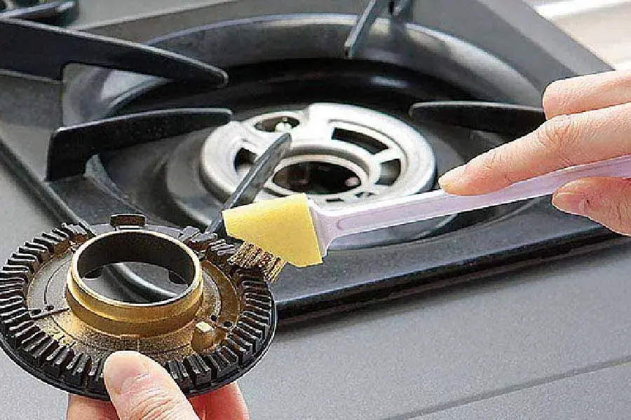 Nên vệ sinh, bảo trì hoặc thay mới các bộ phận bếp ga khi chúng quá cũ (nguồn: suabepgas.com)