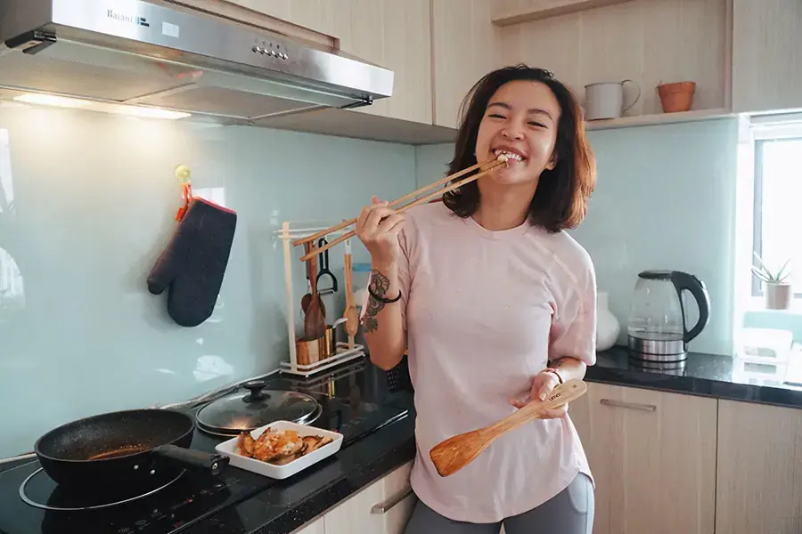 Hana Giang Anh tự mình chuẩn bị các bữa ăn theo thực đơn eat clean nghiêm ngặt