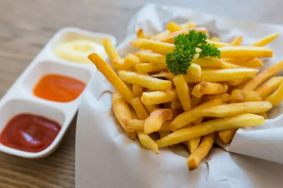 Khoai tây chiên là món ăn được nhiều người yêu thích. 