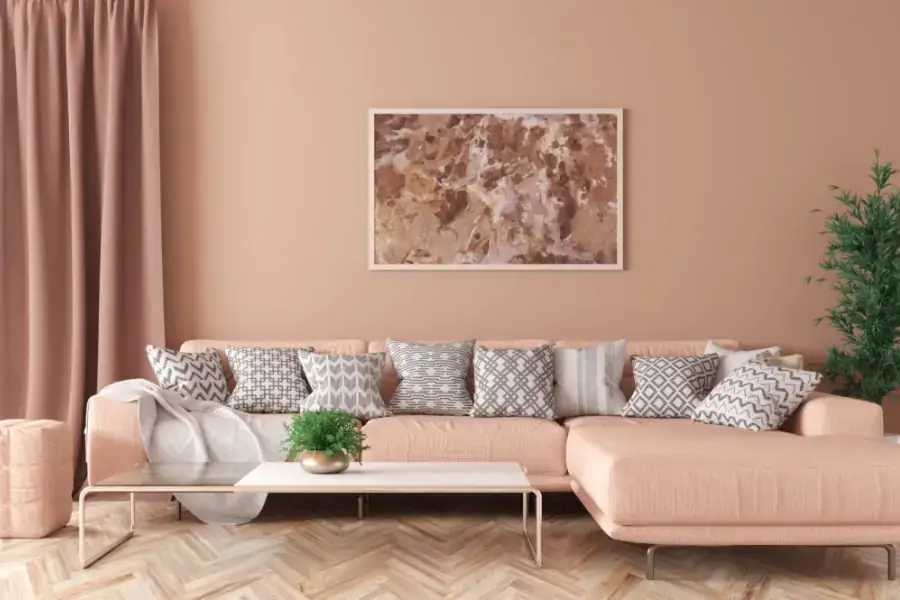 Màu sắc bức tranh phải hợp với màu của phòng khách