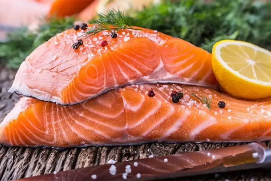 Cá hồi chứa nhiều DHA và omega 3 giúp tăng cường trí nhớ