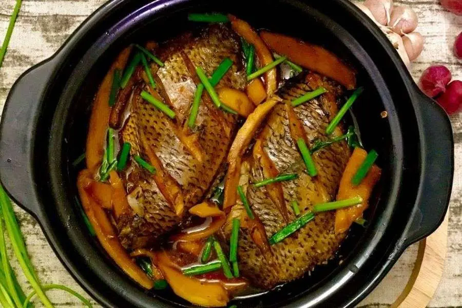 Cá rô kho tộ có hương vị đậm đà khiến người thưởng thức phải nhớ nhung.