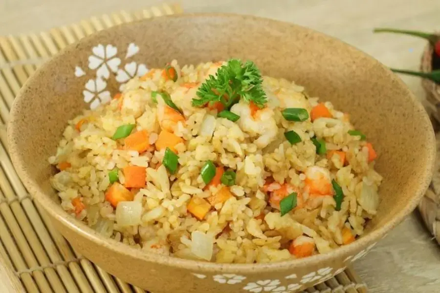 Cơm chiên có lượng calo khá thấp so với các loại thực phẩm khác.