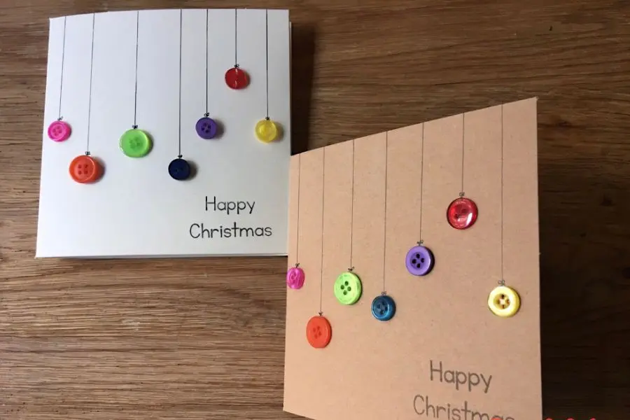 Làm thiệp Giáng Sinh bằng cúc áo chỉ tốn 5 phút.