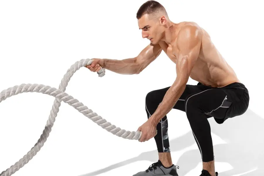 Bài tập đập dây thừng dễ thực hiện và có thể đốt cháy lượng calo lớn.