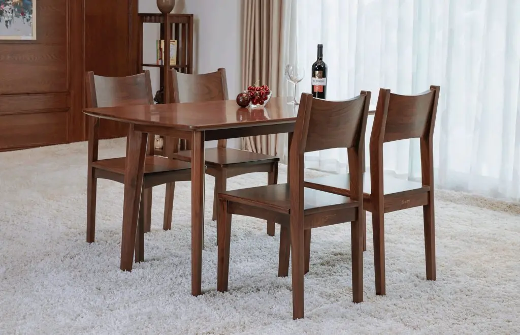 Kích thước bàn ăn 4 người gỗ phổ biến nhất thị trường