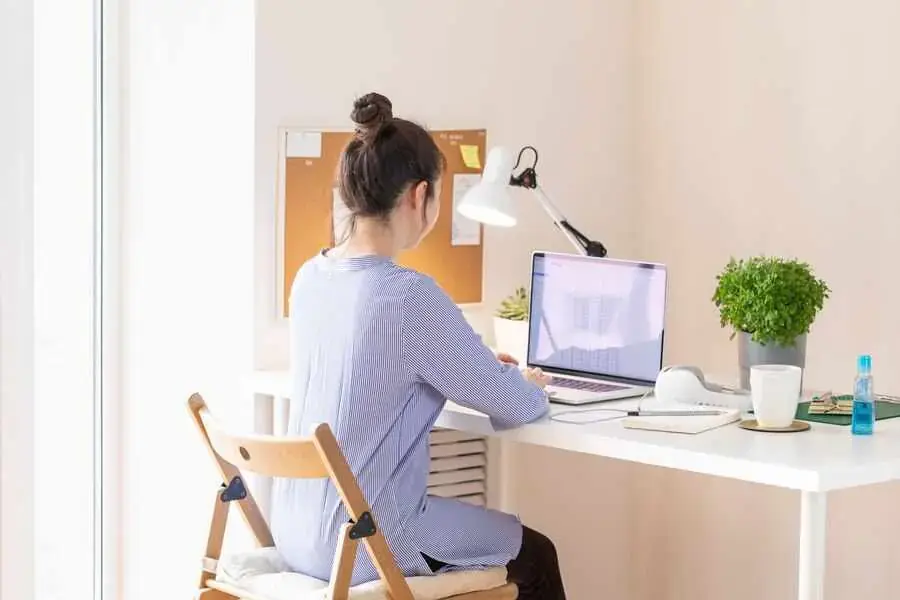 Tư thế ngồi đúng rất quan trọng giúp giảm đau mỏi xương khớp
