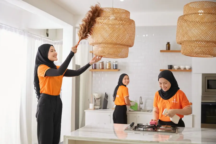 The Tasker is cleaning the home