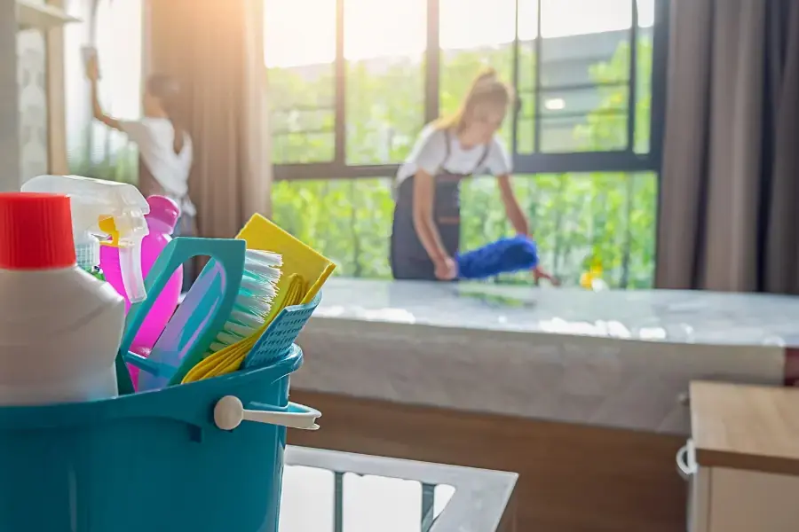 Dịch vụ dọn nhà chuyên nghiệp phù hợp với không gian sống lớn và gia đình bận rộn. 