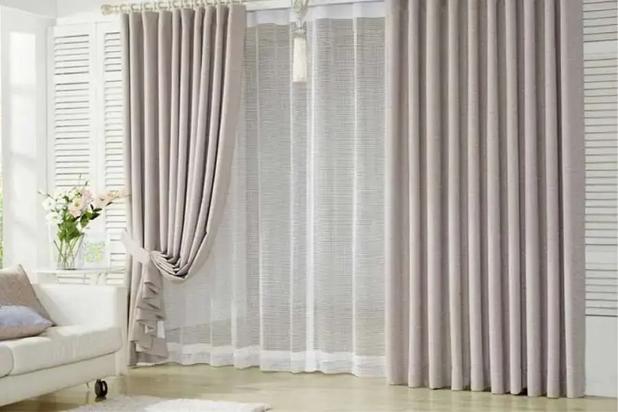 Lựa chọn màu sắc rèm trang trí hòa hợp với không gian căn nhà