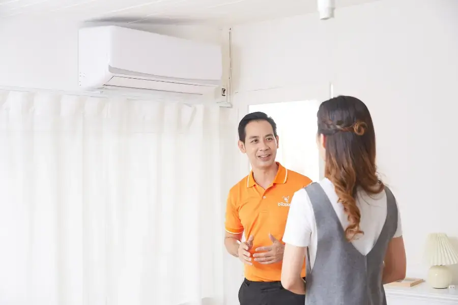 Khách hàng sẽ nhận được chính sách bảo hành trong 7 ngày khi sử dụng dịch vụ vệ sinh máy lạnh tại bTaskee.