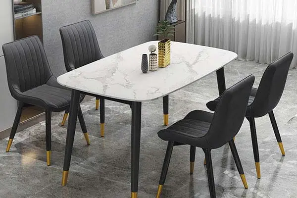 Mẫu bàn ăn 4 người mặt đá, phong cách châu Âu