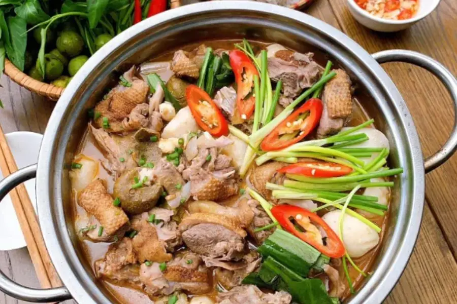 Vịt om sấu là món ăn đặc trưng của miền Bắc 