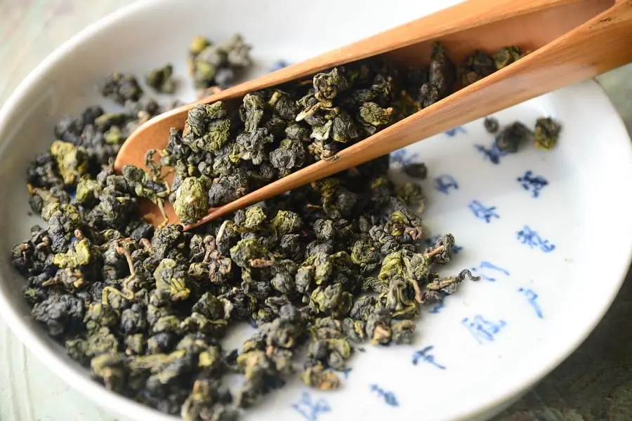 Trà ô long có mùi vị thanh khiết thơm lâu, hậu ngọt.