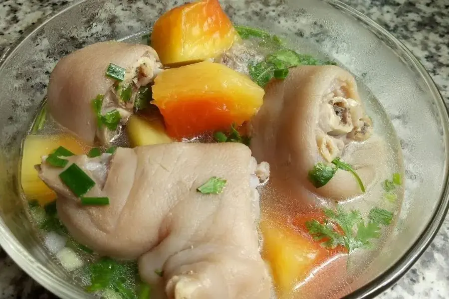 Canh đu đủ giò heo