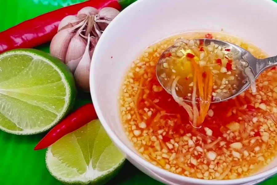 Công thức nước chấm đơn giản không kém hấp dẫn.