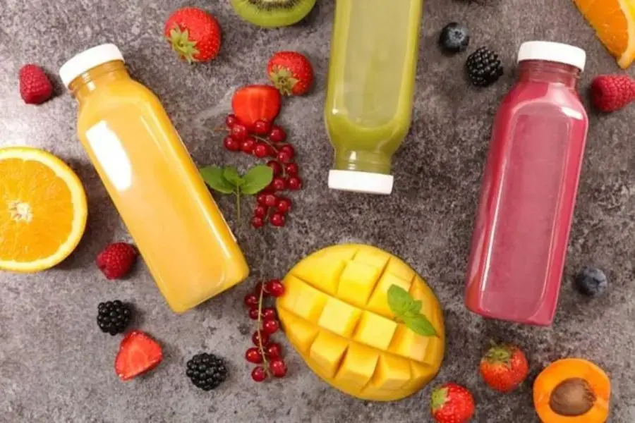 Đóng chai và bảo quản nước ép trong ngăn mát tủ lạnh