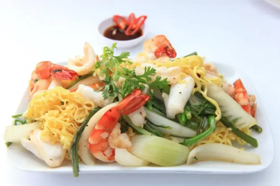 Món mì hải sản giàu chất đạm và canxi