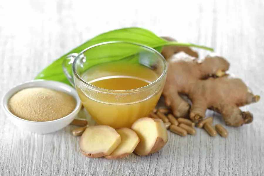 Gừng là thực phẩm quen thuộc có nhiều công dụng trong đó có giải rượu.