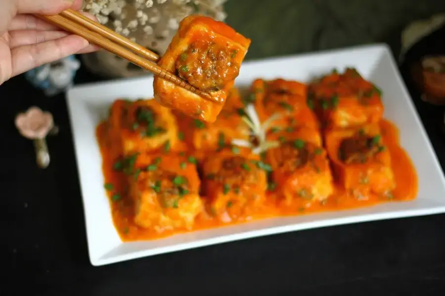 Món đậu phụ sốt cà chua giàu protein, giúp con phát triển cân nặng