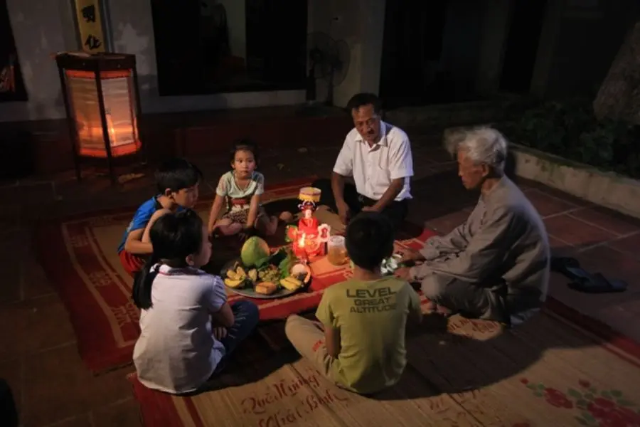 Chuẩn bị mâm cỗ Trung thu là hoạt động vô cùng quan trọng trong việc tổ chức phá cỗ.