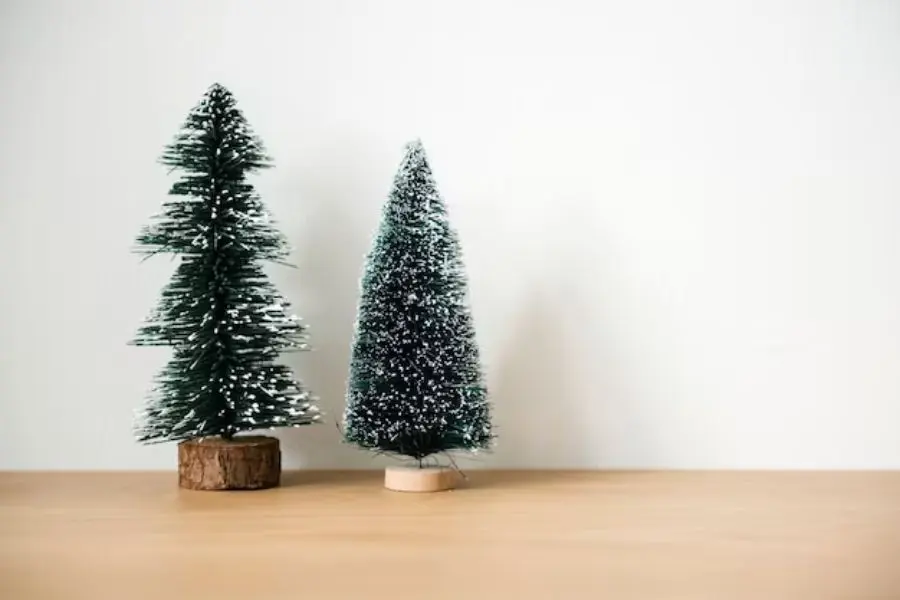 Cây thông Noel mini sẽ tạo nên không gian đẹp mắt.