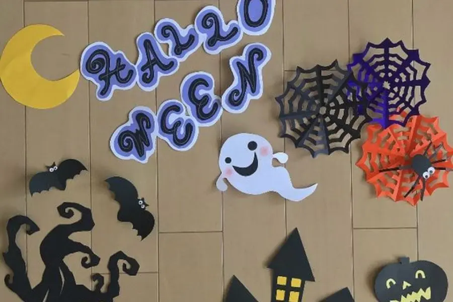 Cắt giấy trang trí Halloween dễ thương.