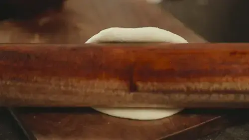 Làm vỏ bánh