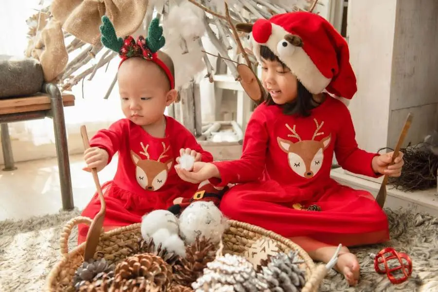 Concept mừng Giáng Sinh với không khí vui tươi và sôi động.