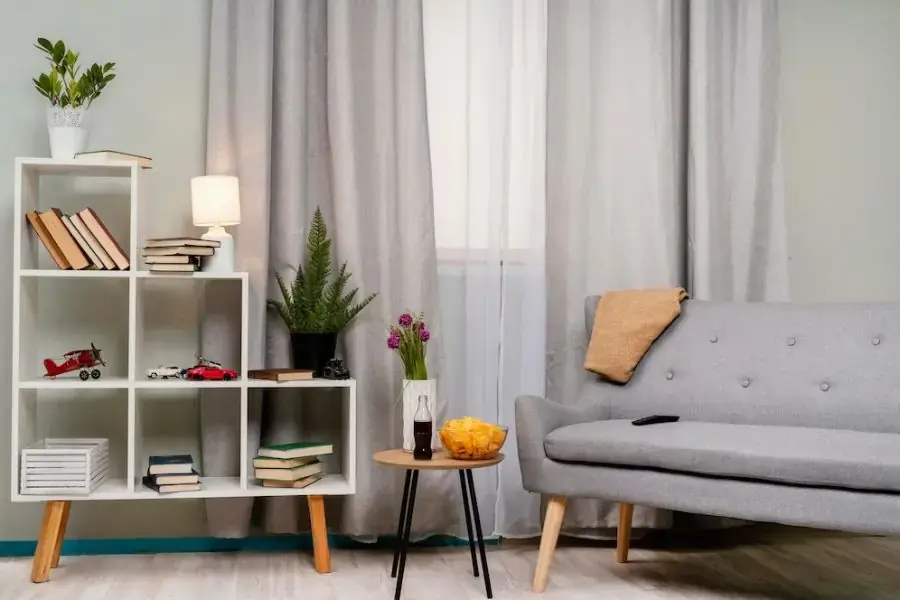Dùng kệ sách để trang trí phòng ngủ