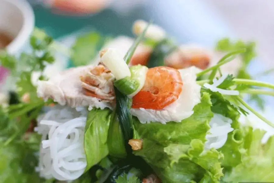 Một món cuốn ngon nức tiếng Hà thành không thể không nhắc đến cuốn bỗng
