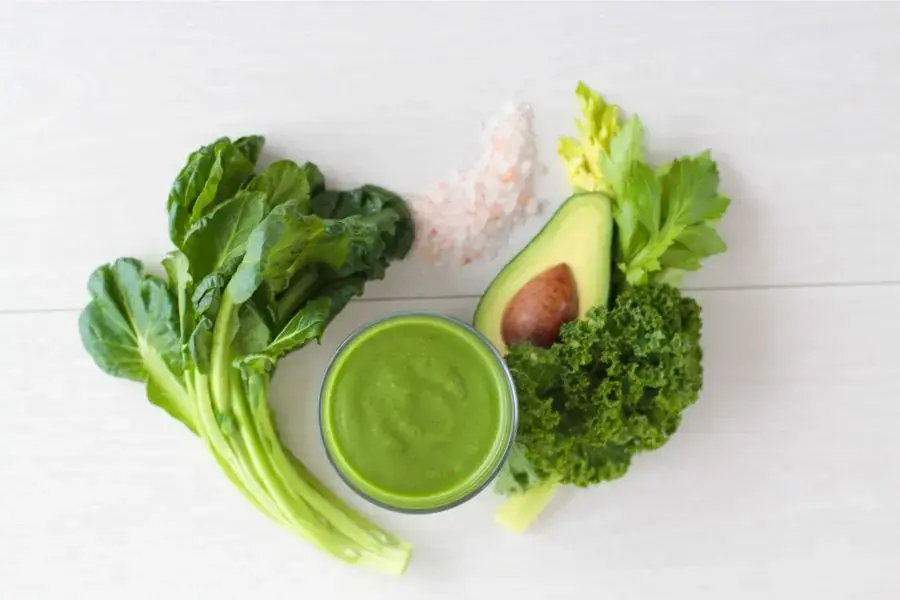 Smoothie giảm cân rau bina, bưởi, cần tây, bơ, dứa