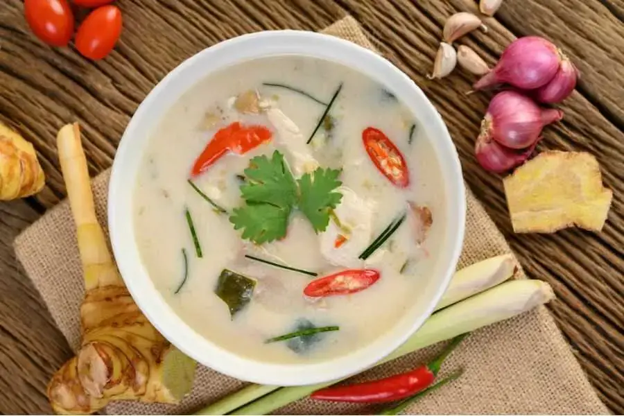Súp gà bổ dưỡng, dễ nấu và dễ ăn.