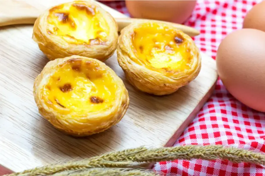 Món bánh tart trứng có màu sắc bắt mắt và hương vị thơm ngon