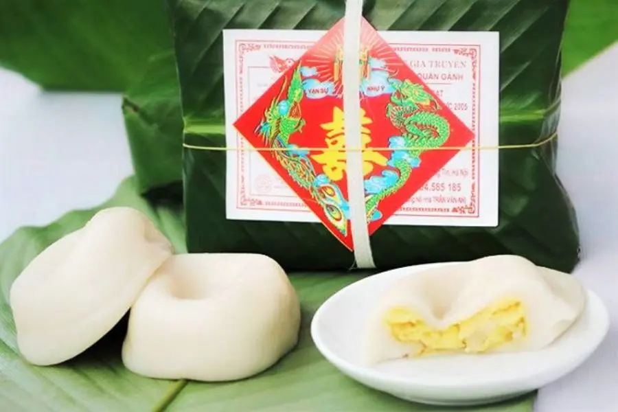 Gói trọn tình thương trong từng chiếc bánh.