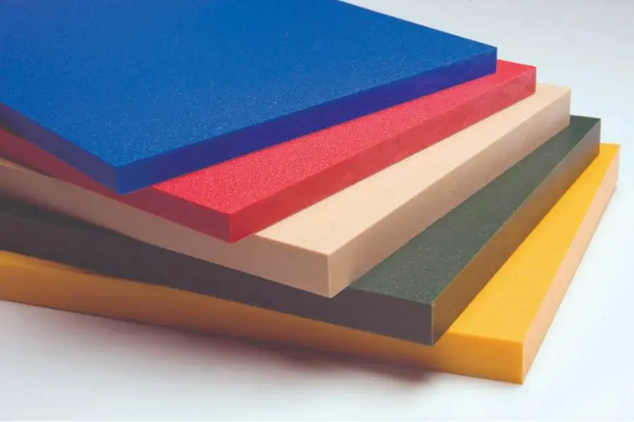 Nhựa rắn HDPE có nhiều ưu điểm vượt trội phù hợp làm vách ngắn