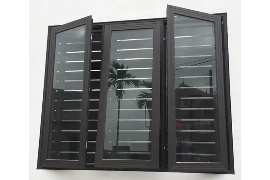 Cửa sổ 3 cánh bằng nhôm kính dạng mở quay