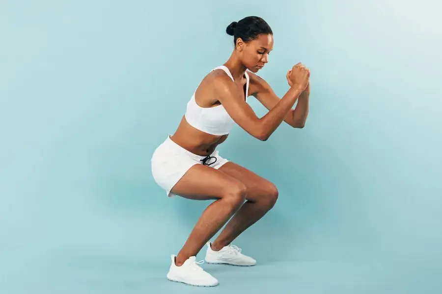 Squats vừa đốt cháy mỡ thừa hiệu quả vừa tăng sức mạnh của cơ bắp