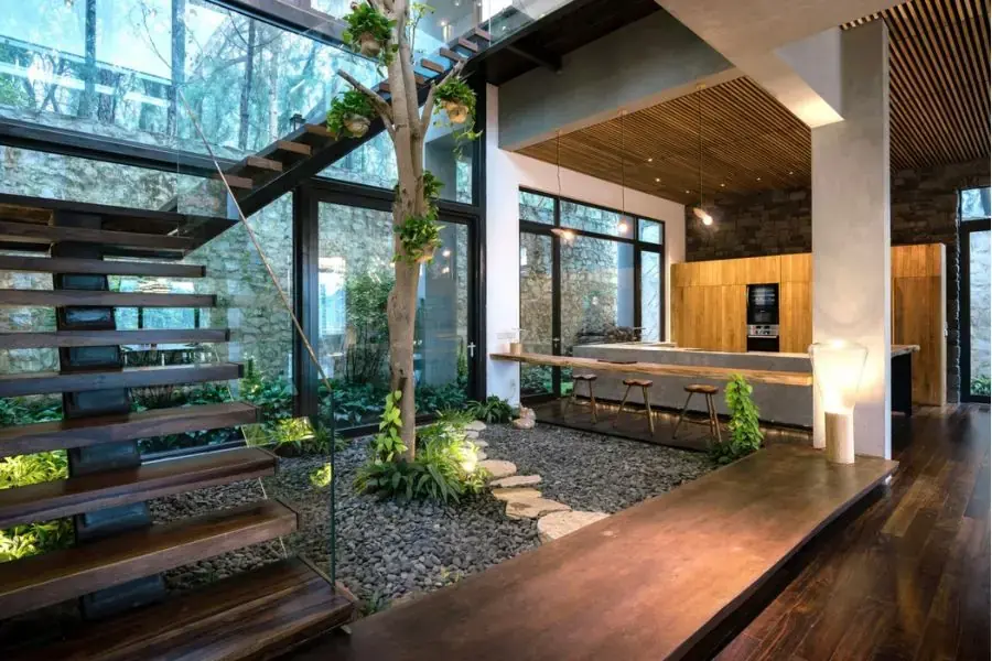 Mẫu tiểu cảnh gầm cầu thang cho nhà phố hiện đại