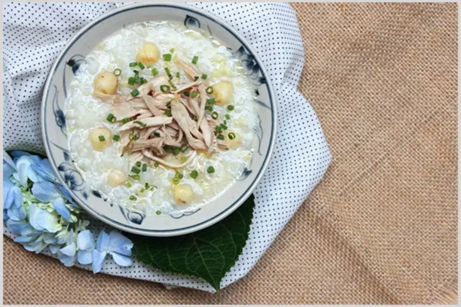 Cháo gà dinh dưỡng cho bữa chiều