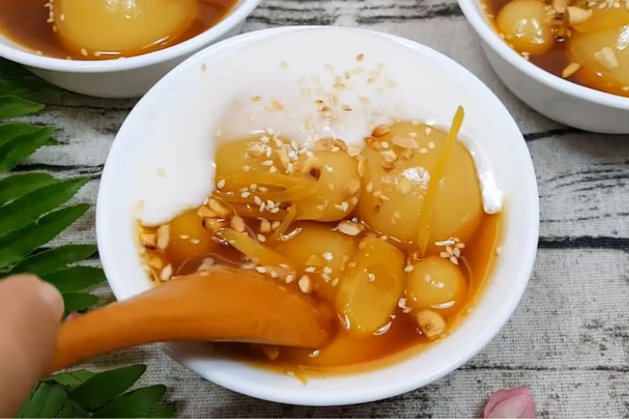 Bánh trôi nước thơm ngon, dẻo mềm.